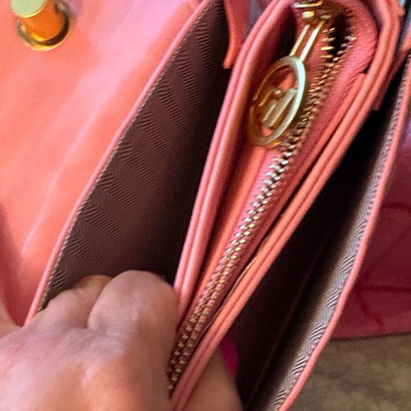 Pink Croc-Embossed Handbag - Picture 5 of 6